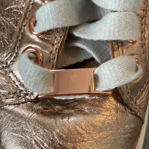 UGG Milo Rose Gold metallic sneaker size 7.5 EUC - Picture 5 of 5